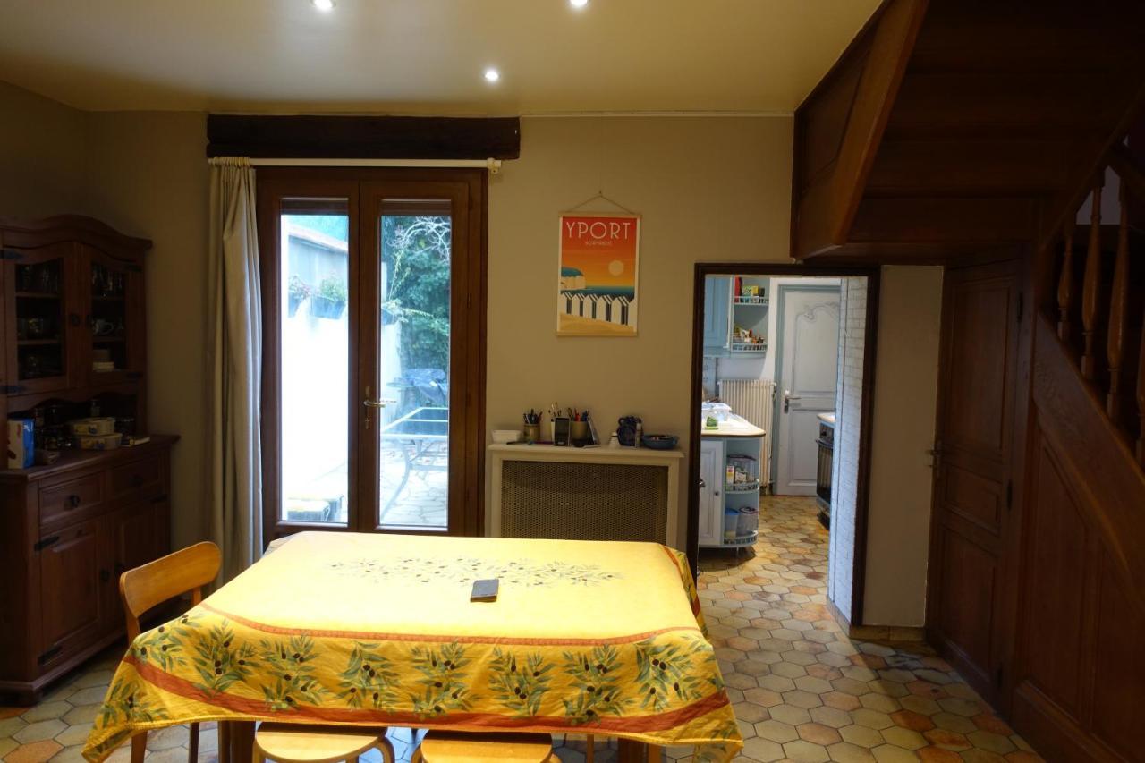Tout Un 2Eme Etage A 300 Metres De La Mer, Chez L'Habitant ! Fécamp Kültér fotó