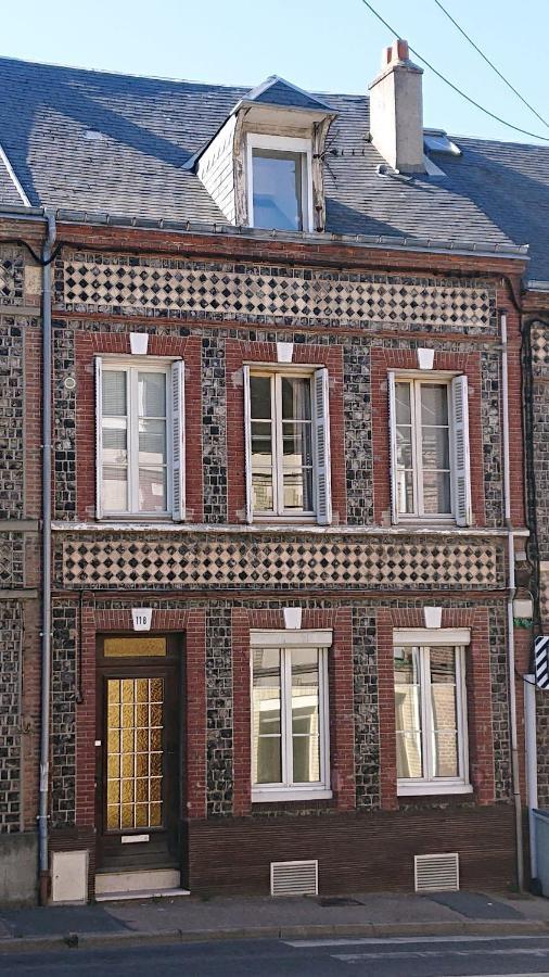 Tout Un 2Eme Etage A 300 Metres De La Mer, Chez L'Habitant ! Fécamp Kültér fotó